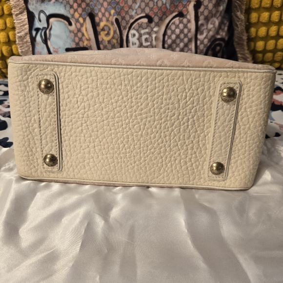 Louis Vuitton Trapeze Bag - Picture 8 of 16